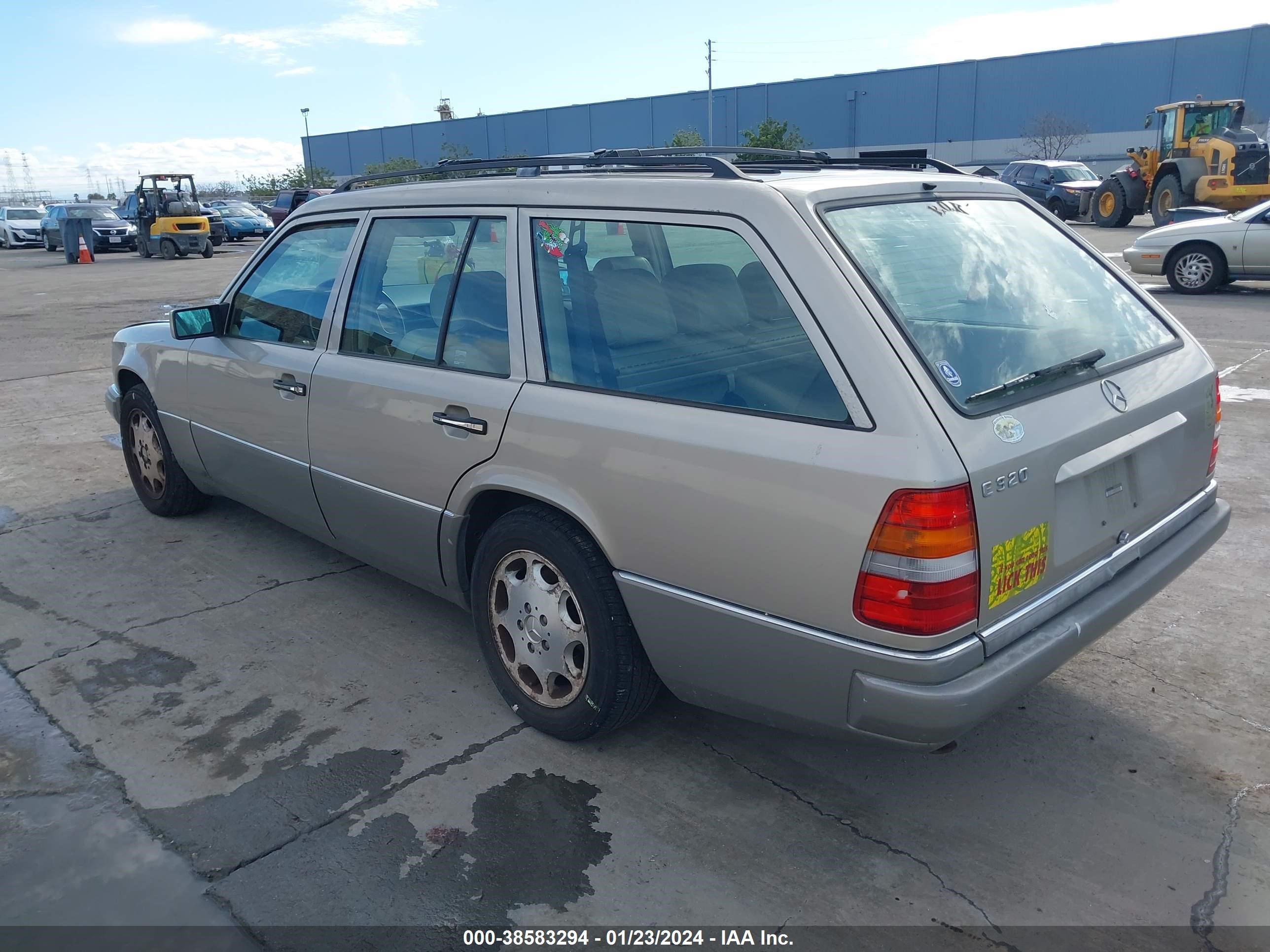 Photo 2 VIN: WDBEA92EXSF309196 - MERCEDES-BENZ E-KLASSE 