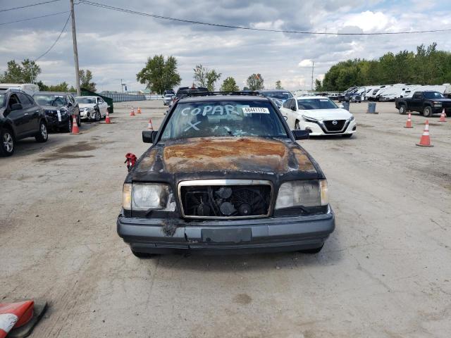 Photo 4 VIN: WDBEA92EXSF329948 - MERCEDES-BENZ E 320 