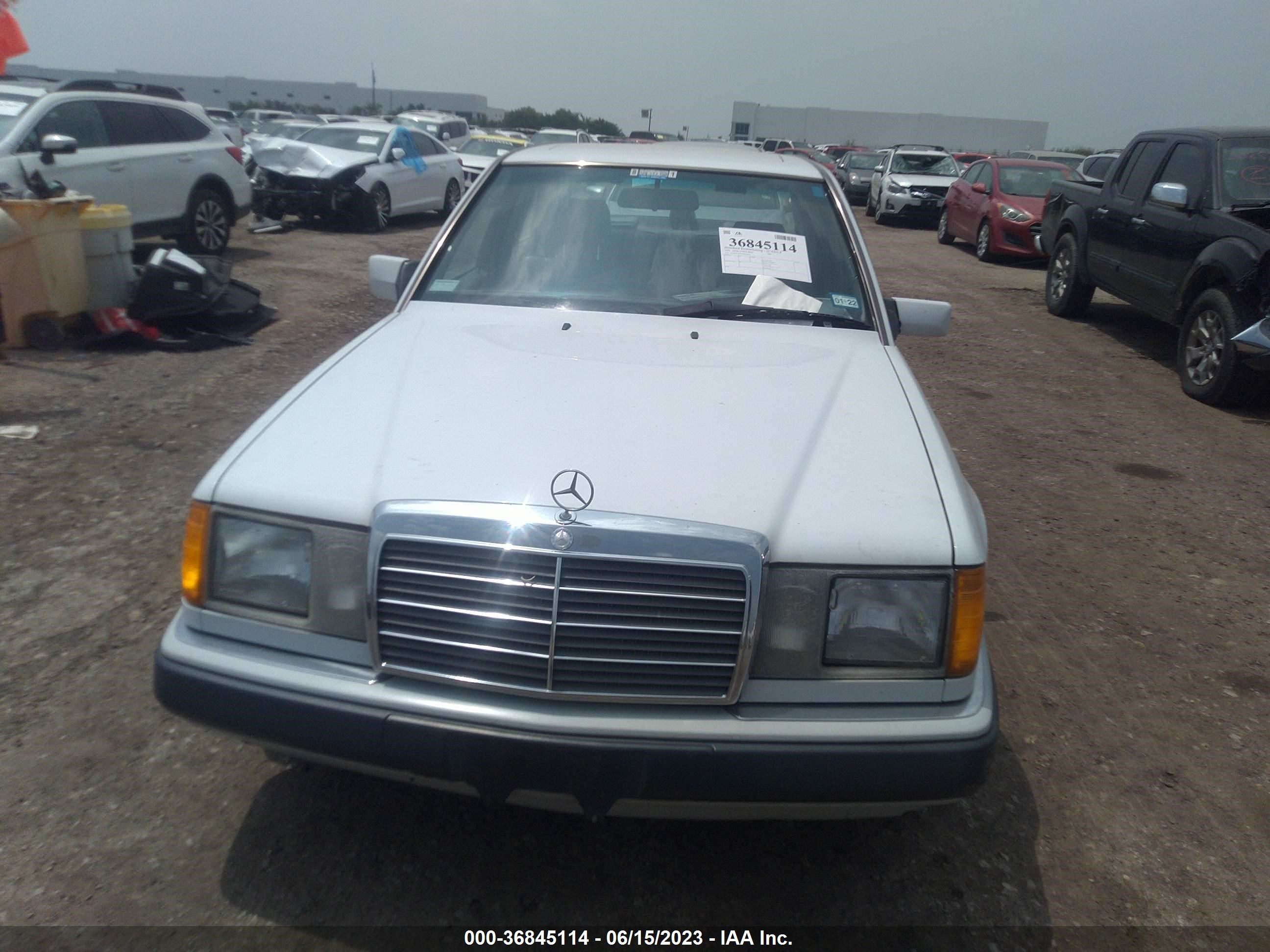 Photo 5 VIN: WDBEB28D0NB625835 - MERCEDES-BENZ NULL 