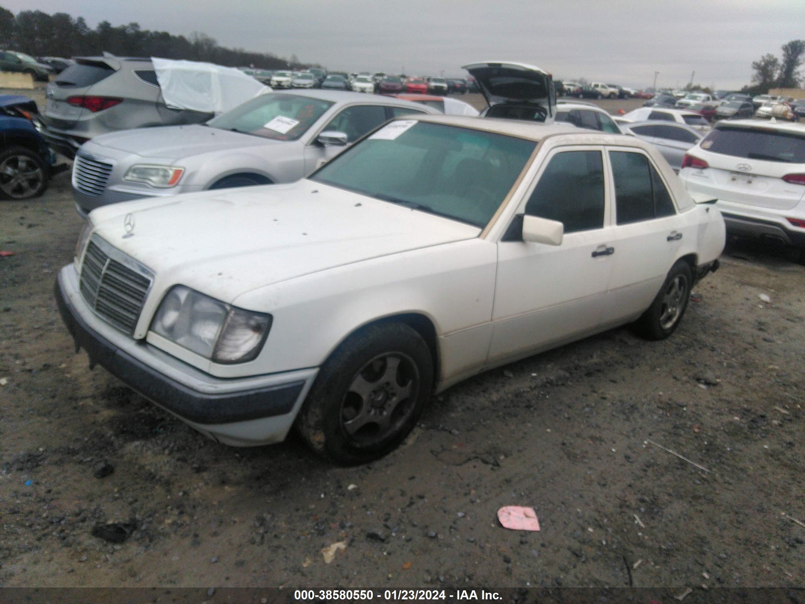 Photo 1 VIN: WDBEB31E2SC242526 - MERCEDES-BENZ E-KLASSE 