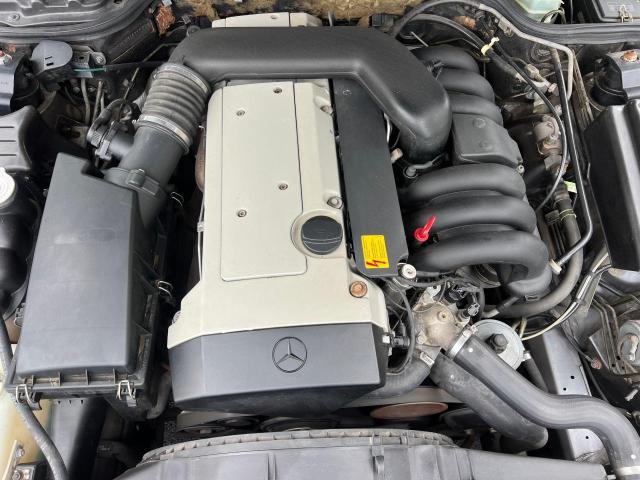 Photo 6 VIN: WDBFA63E5SF111028 - MERCEDES-BENZ SL 320 