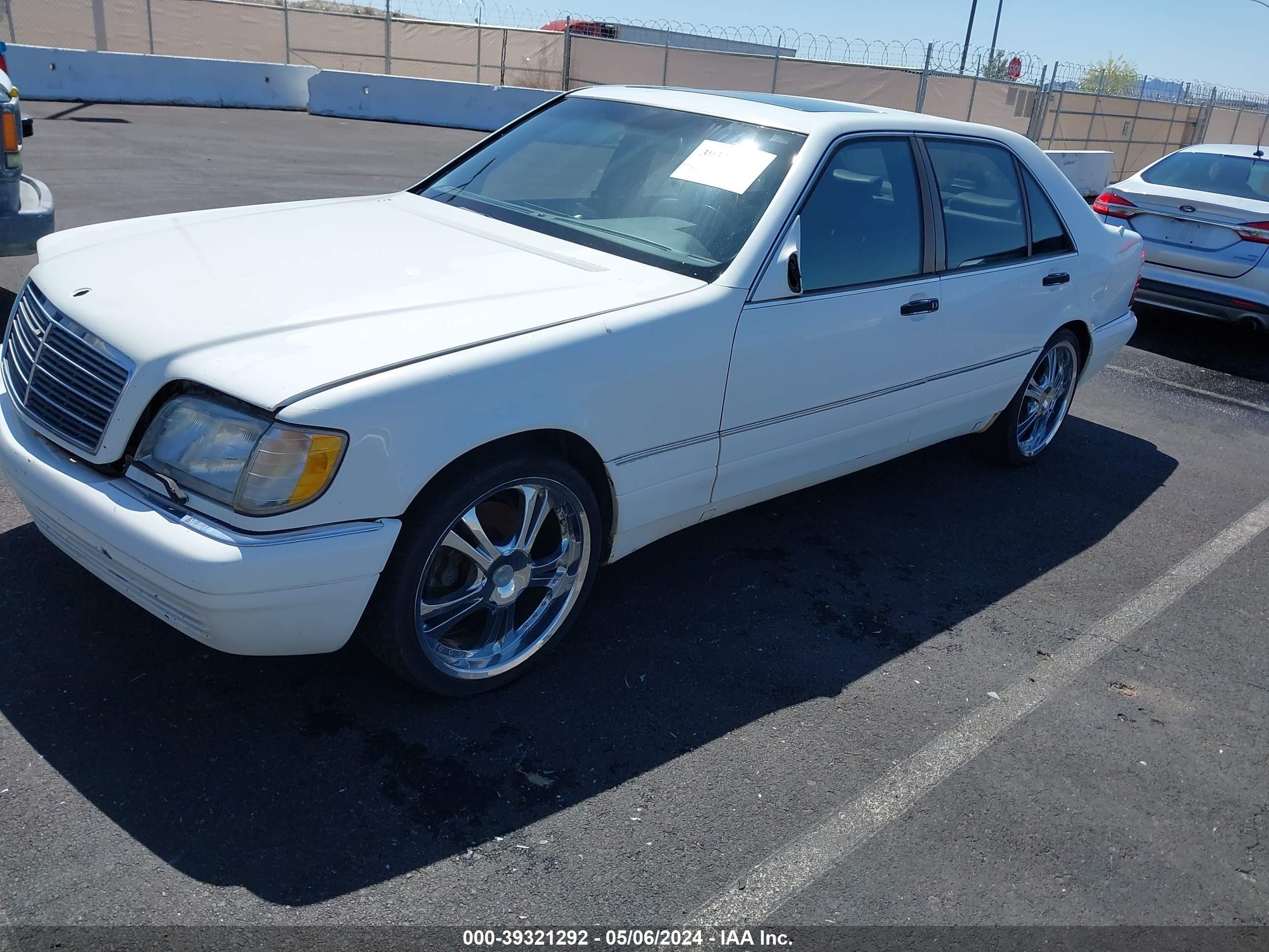 Photo 1 VIN: WDBGA33G3VA373944 - MERCEDES-BENZ NULL 