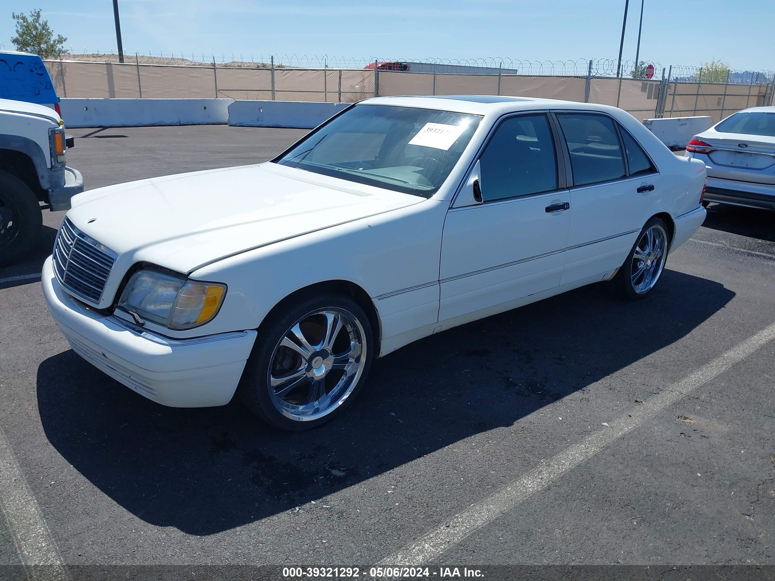 Photo 13 VIN: WDBGA33G3VA373944 - MERCEDES-BENZ NULL 