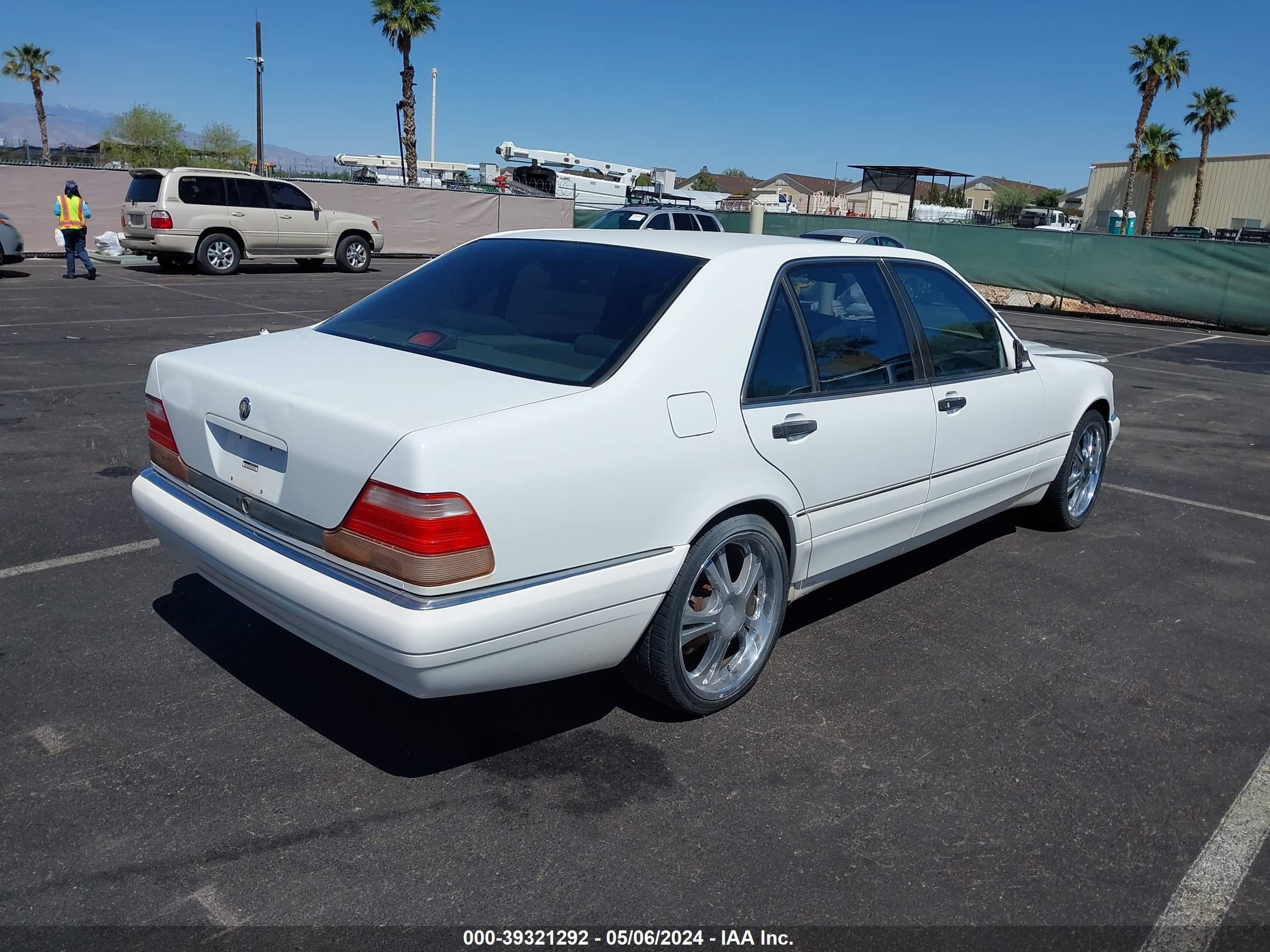 Photo 3 VIN: WDBGA33G3VA373944 - MERCEDES-BENZ NULL 