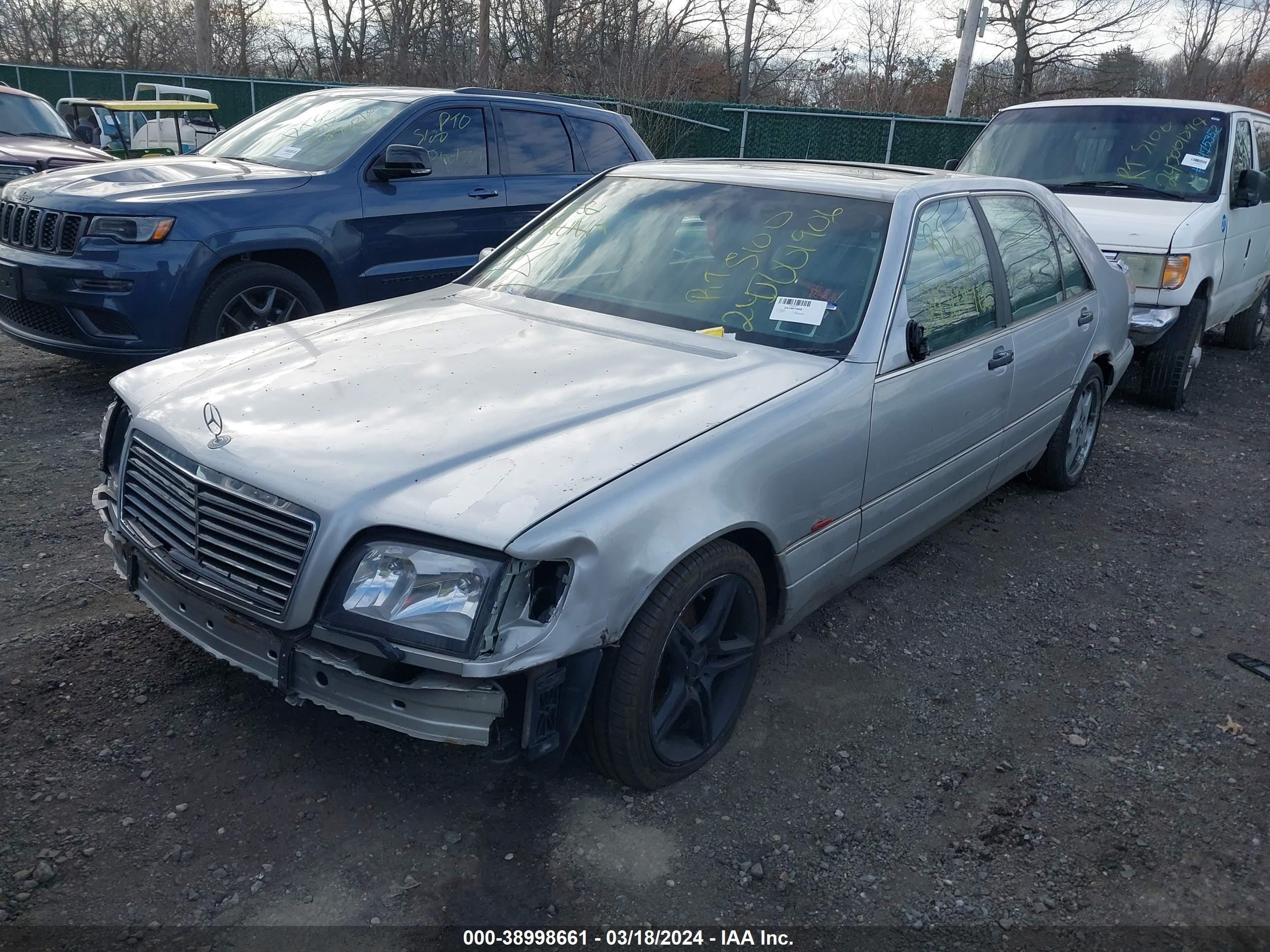 Photo 1 VIN: WDBGA33G4WA373727 - MERCEDES-BENZ NULL 