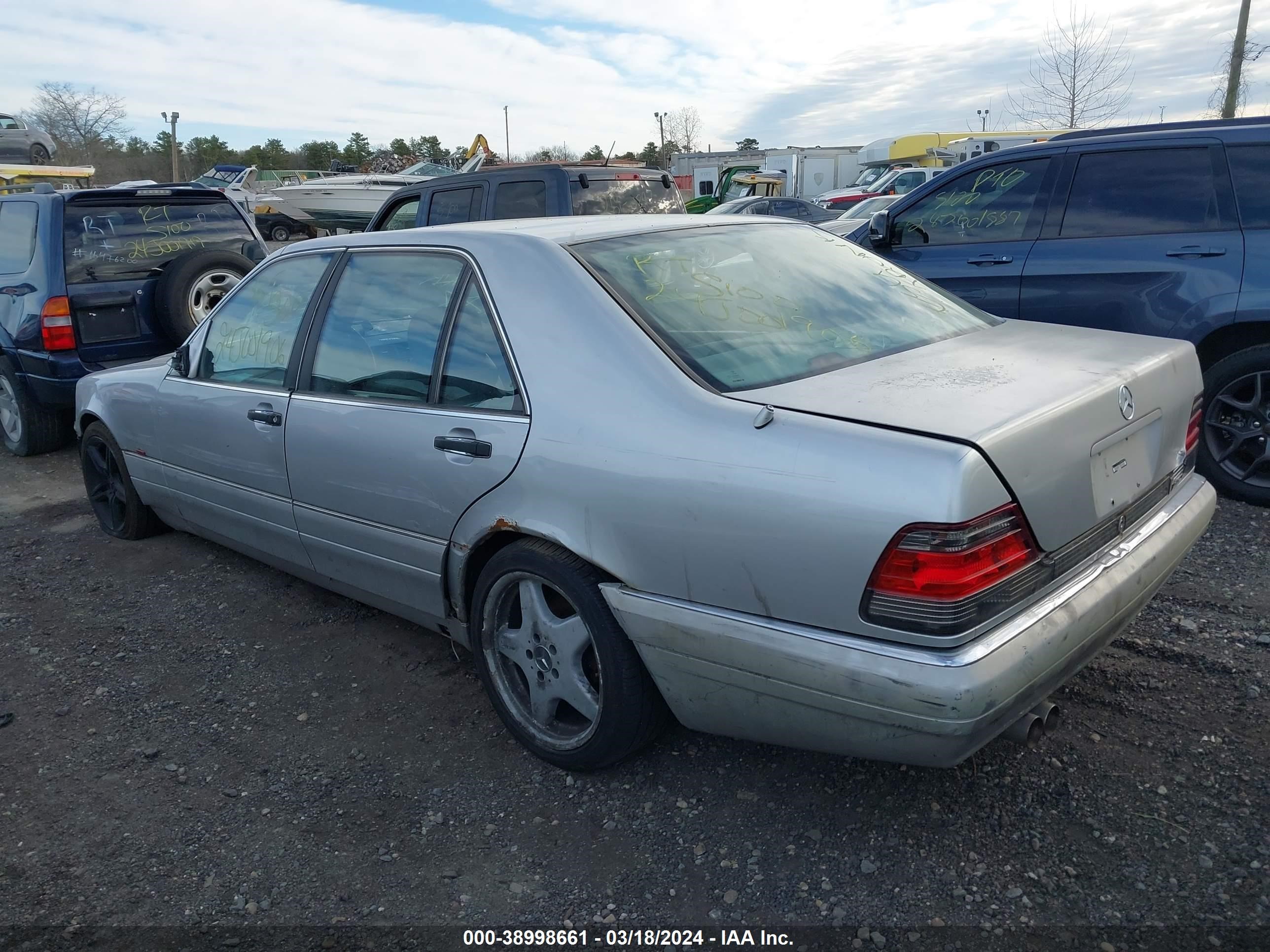 Photo 2 VIN: WDBGA33G4WA373727 - MERCEDES-BENZ NULL 