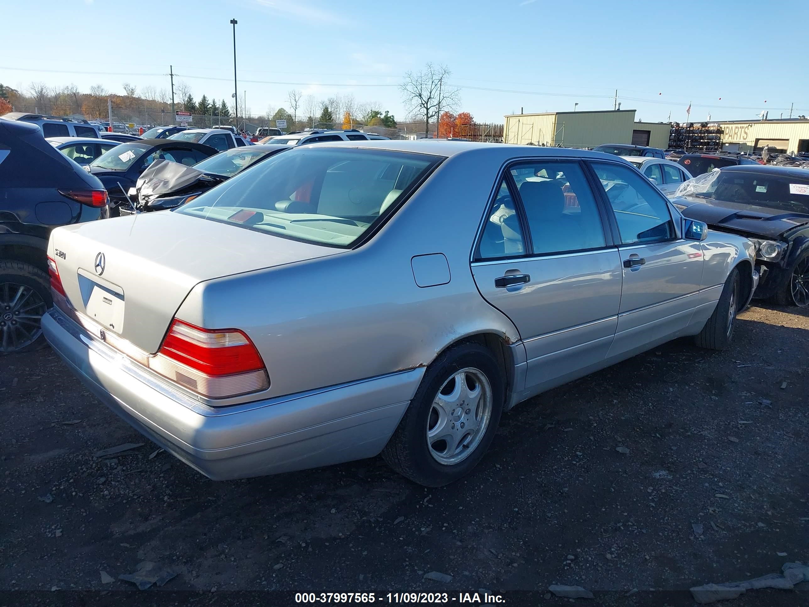 Photo 3 VIN: WDBGA33G7XA417902 - MERCEDES-BENZ S-KLASSE 