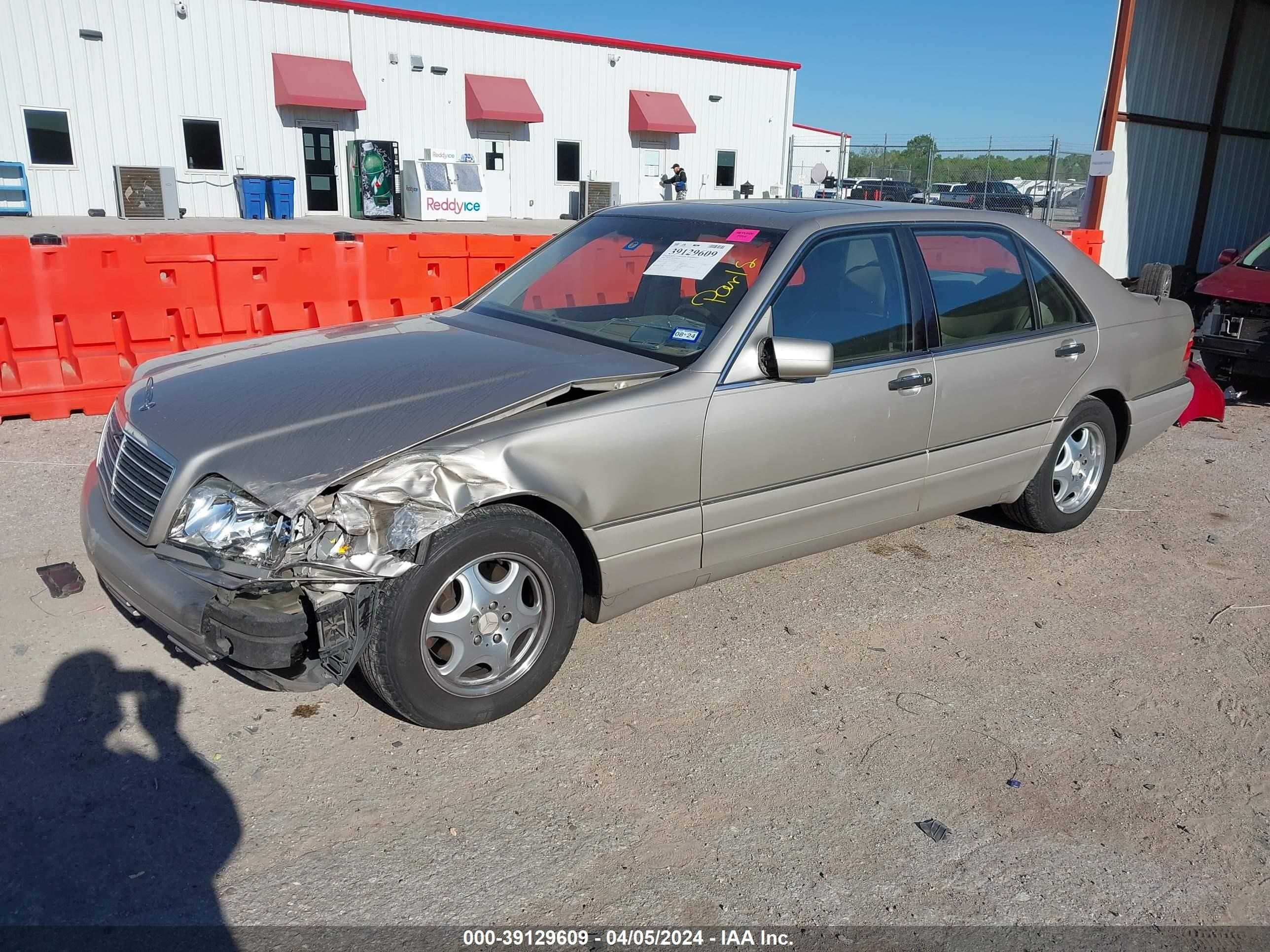 Photo 1 VIN: WDBGA51GXVA361014 - MERCEDES-BENZ NULL 