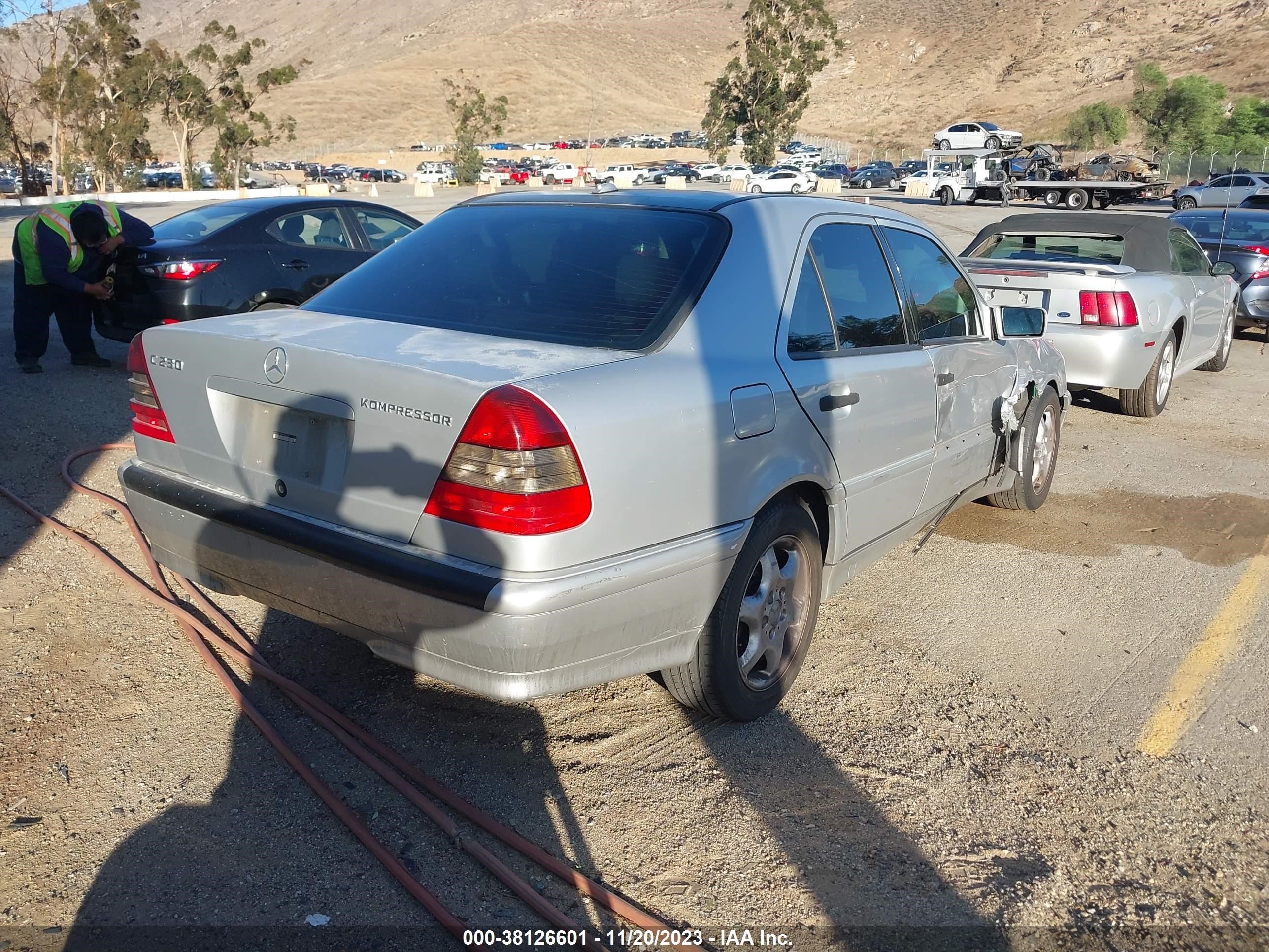 Photo 3 VIN: WDBHA24G0YA860181 - MERCEDES-BENZ NULL 