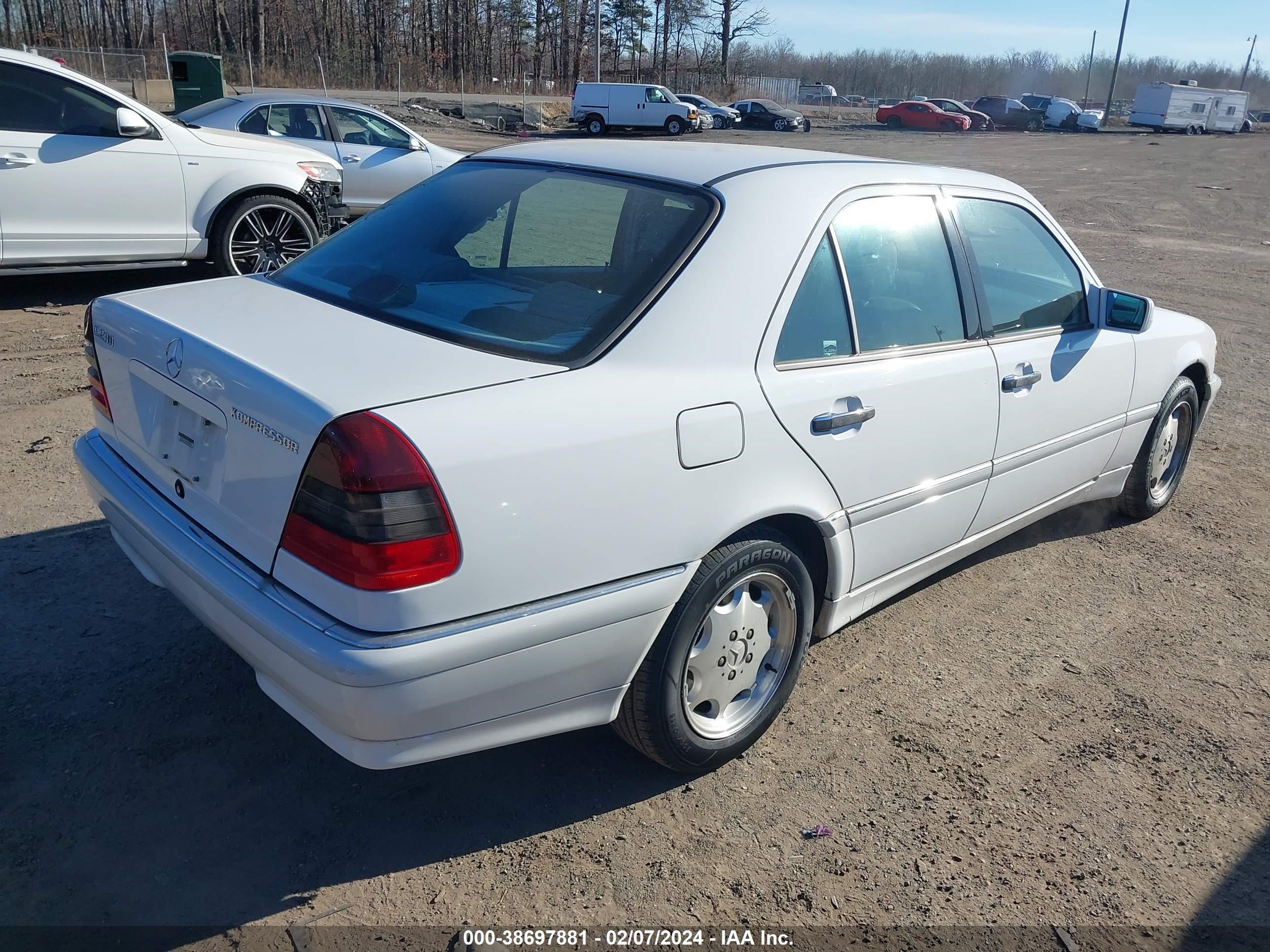 Photo 3 VIN: WDBHA24G2XA759593 - MERCEDES-BENZ C-KLASSE 