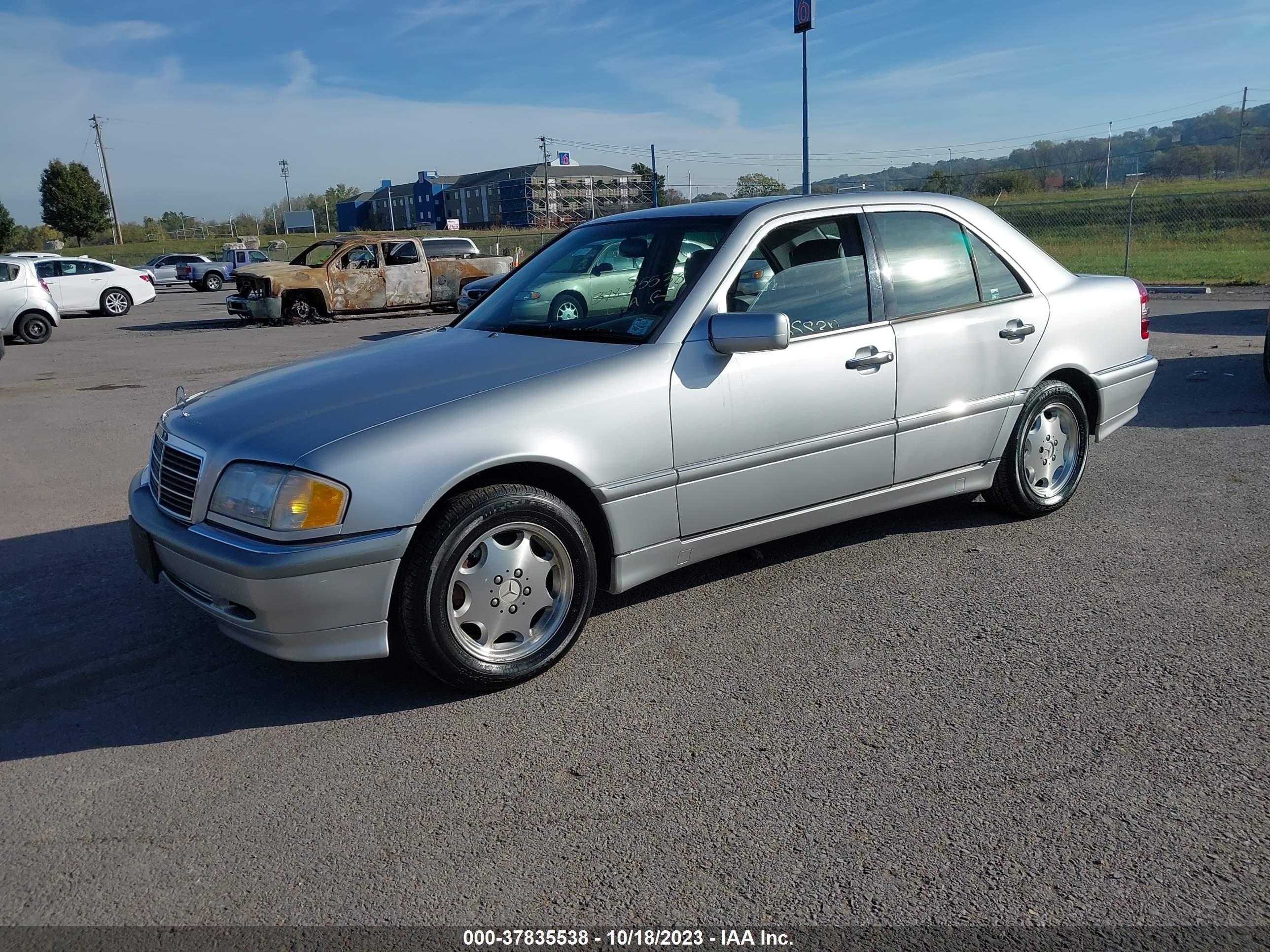 Photo 1 VIN: WDBHA24G3XA733357 - MERCEDES-BENZ C-KLASSE 