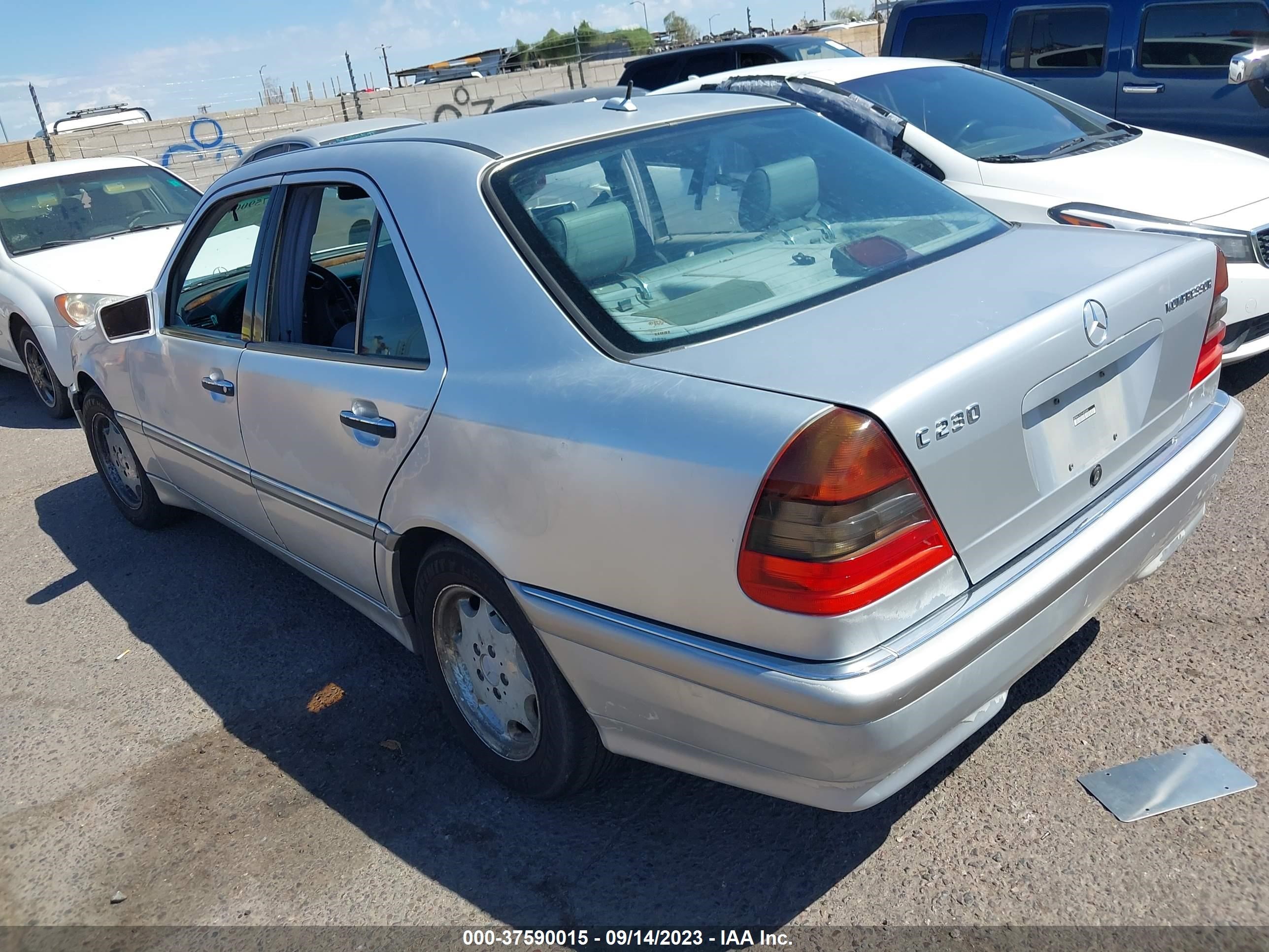 Photo 2 VIN: WDBHA24G3YA830849 - MERCEDES-BENZ C-KLASSE 