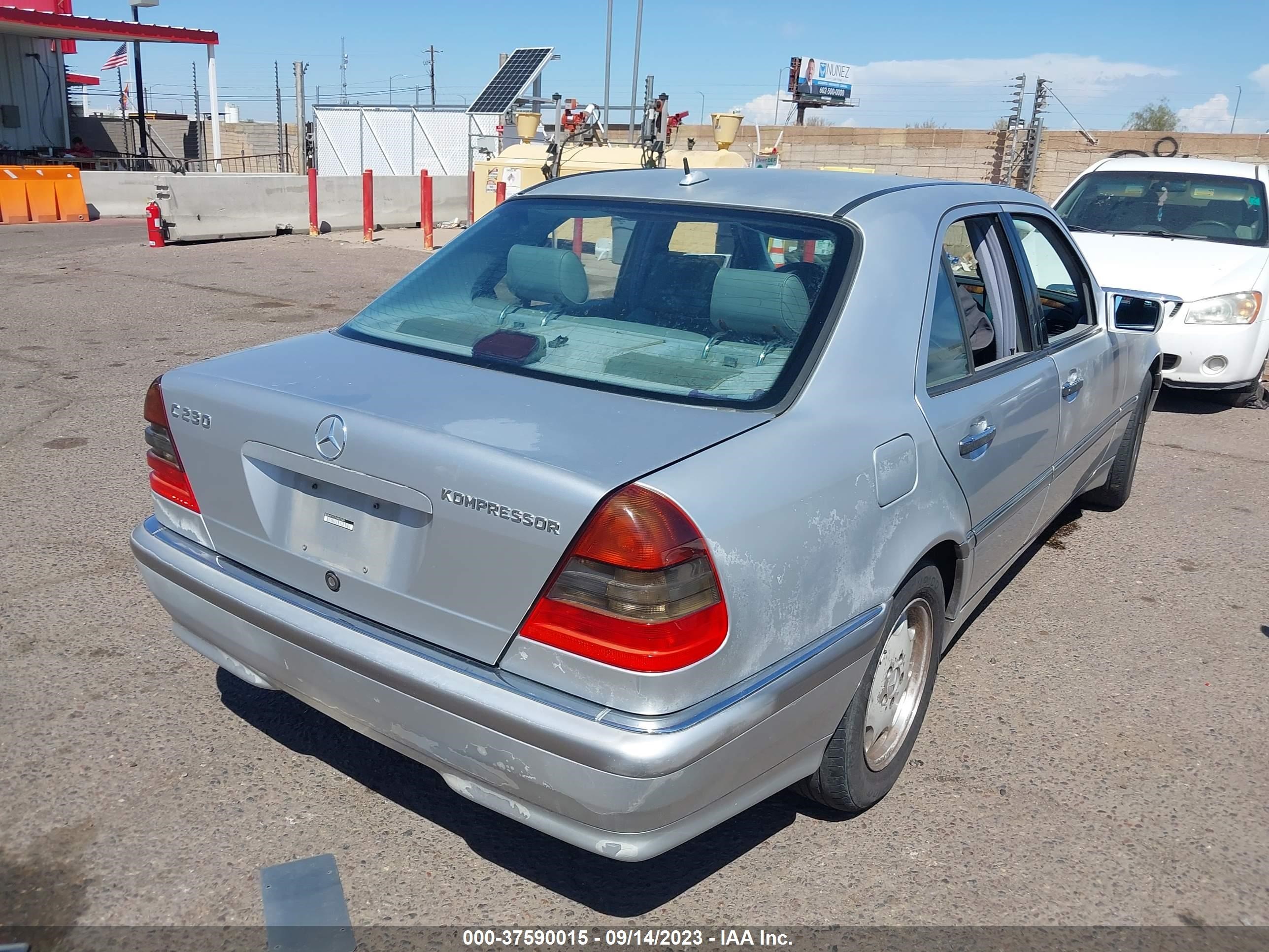 Photo 3 VIN: WDBHA24G3YA830849 - MERCEDES-BENZ C-KLASSE 