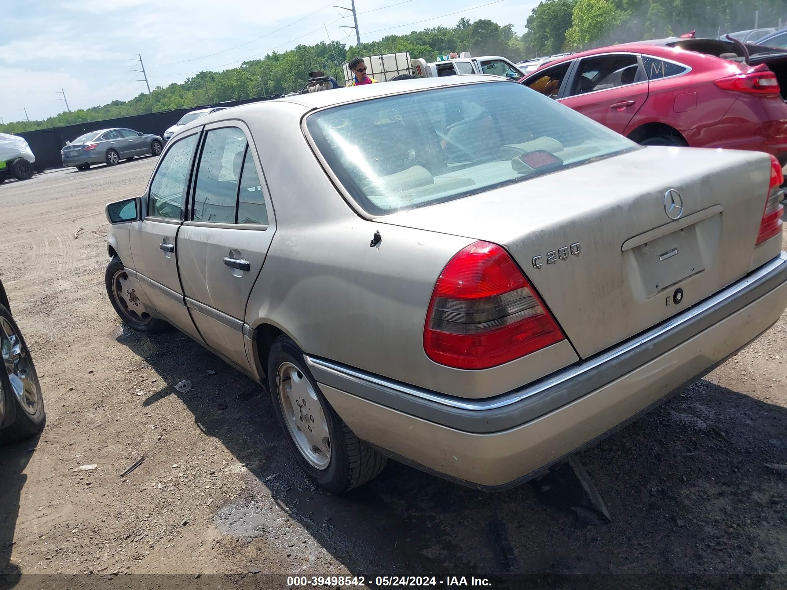 Photo 2 VIN: WDBHA28E2VF577871 - MERCEDES-BENZ NULL 