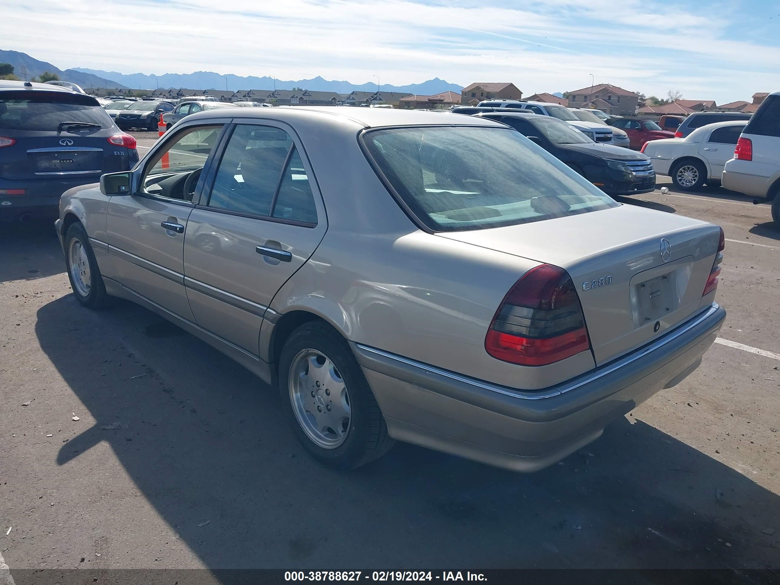 Photo 2 VIN: WDBHA29G1XA718090 - MERCEDES-BENZ NULL 