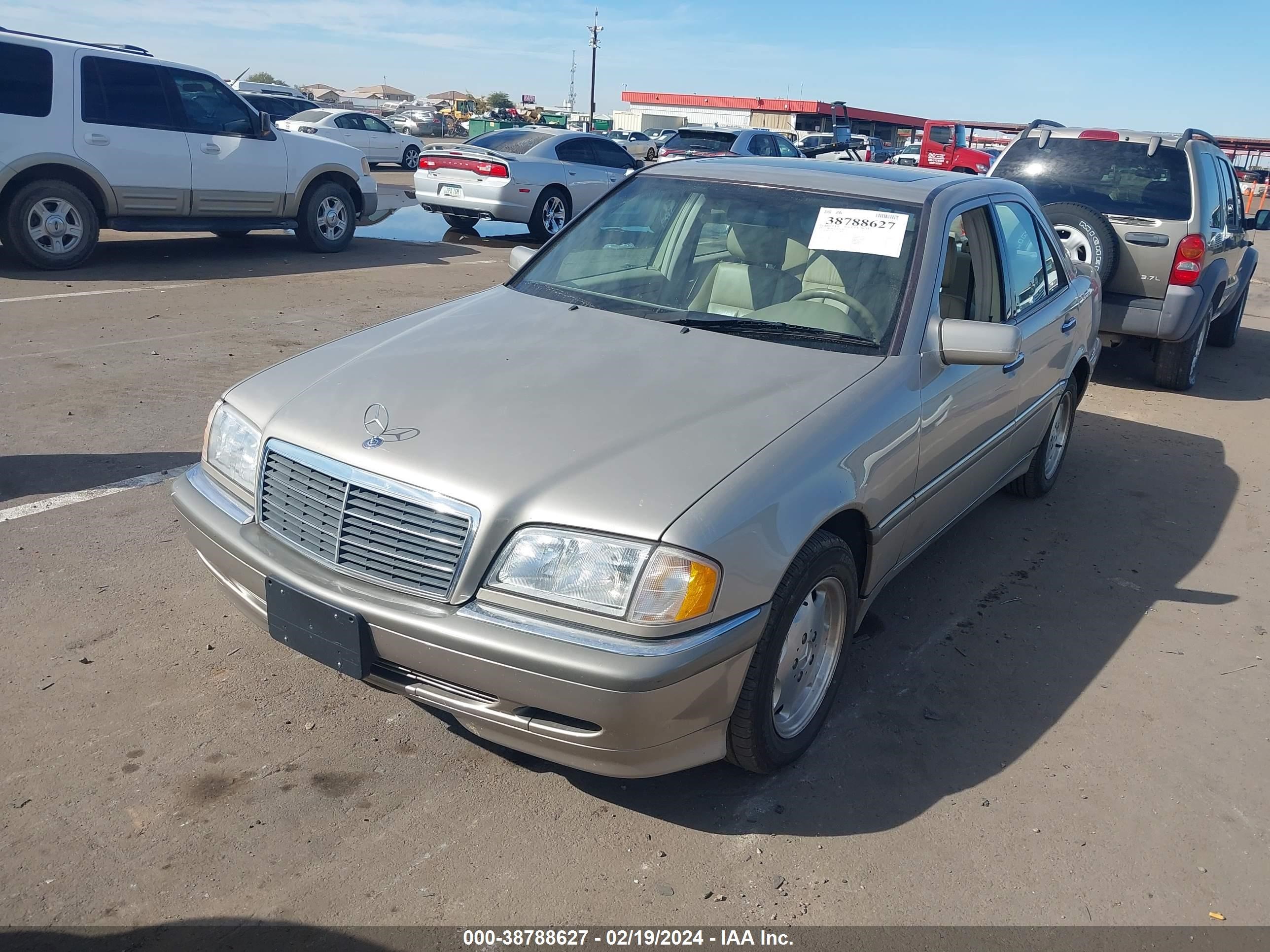 Photo 5 VIN: WDBHA29G1XA718090 - MERCEDES-BENZ NULL 