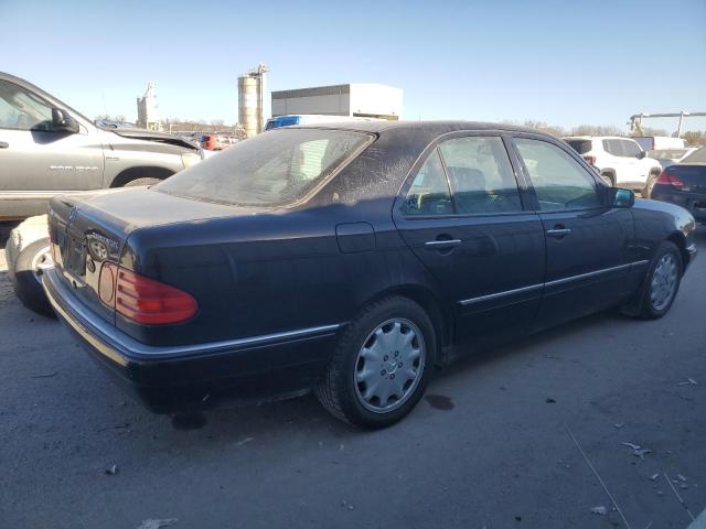 Photo 2 VIN: WDBJF25F1WA602547 - MERCEDES-BENZ E-CLASS 