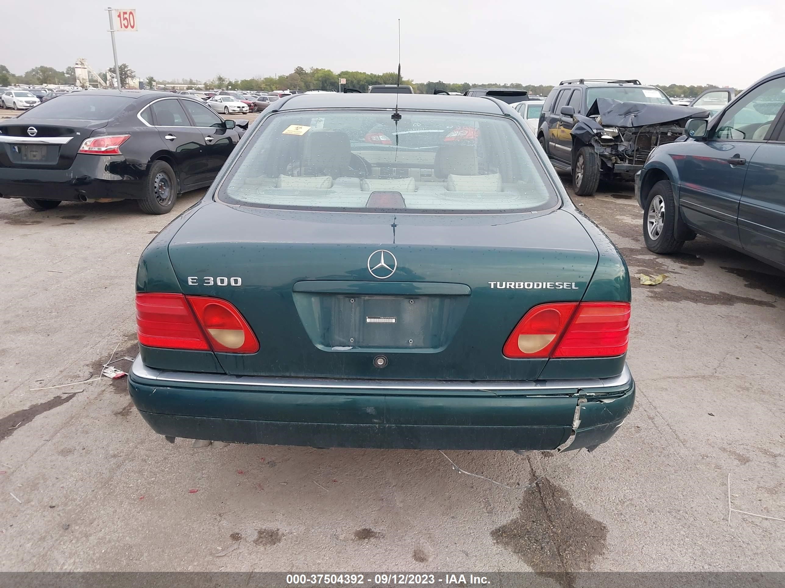 Photo 15 VIN: WDBJF25F8WA698032 - MERCEDES-BENZ NULL 