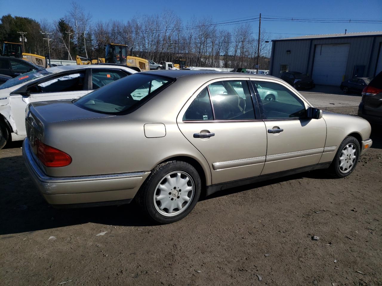 Photo 2 VIN: WDBJF25F9WA549340 - MERCEDES-BENZ E-KLASSE 