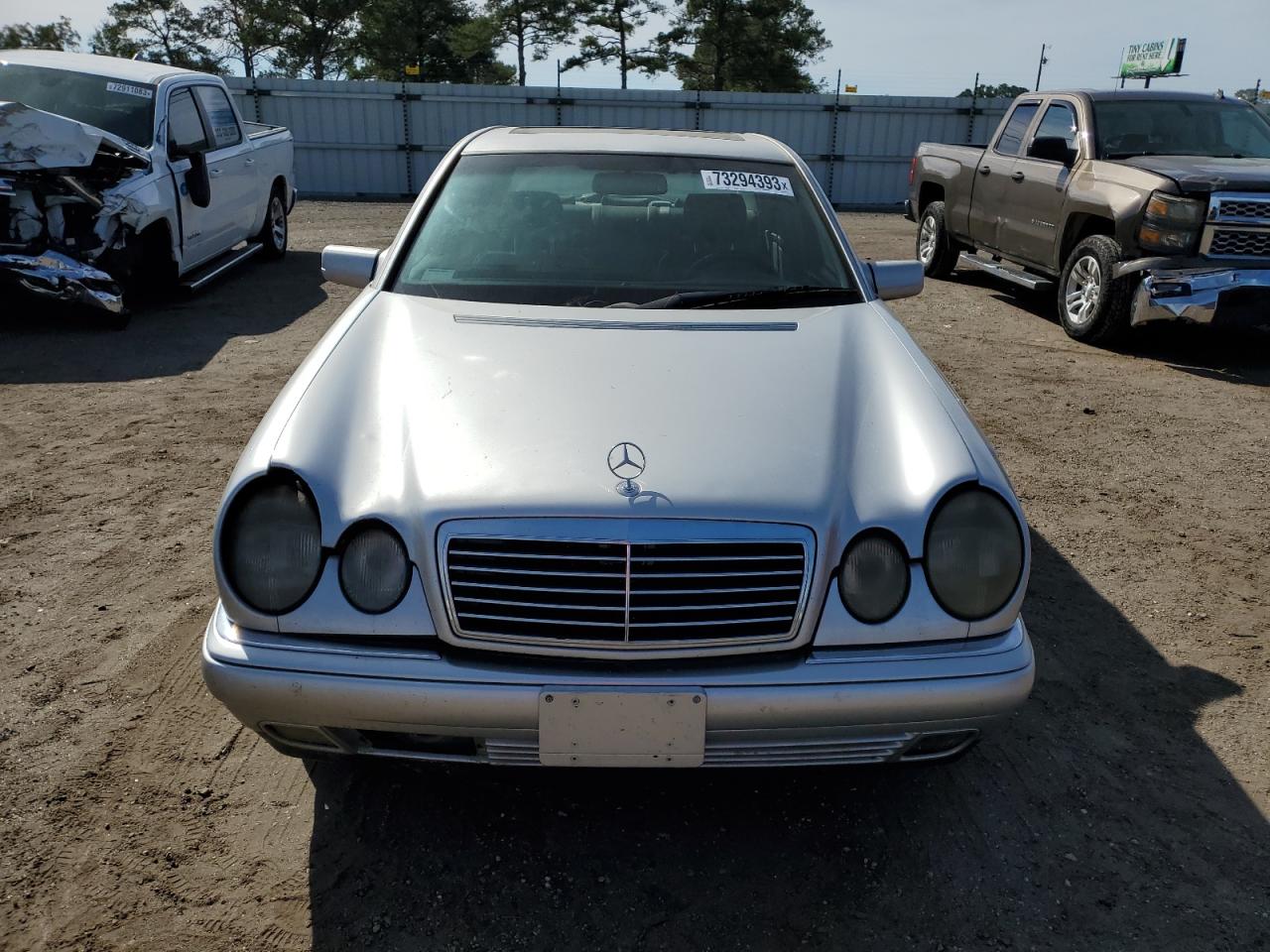 Photo 4 VIN: WDBJF25H0XA800278 - MERCEDES-BENZ E-KLASSE 