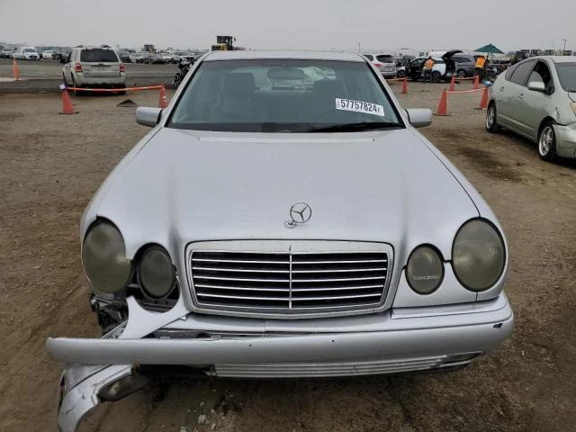 Photo 4 VIN: WDBJF25H1XA930649 - MERCEDES-BENZ E 300TD 