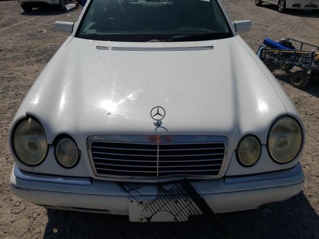 Photo 10 VIN: WDBJF25H3XA790636 - MERCEDES-BENZ E 300TD 