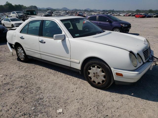 Photo 3 VIN: WDBJF25H3XA790636 - MERCEDES-BENZ E 300TD 