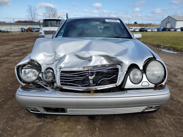 Photo 4 VIN: WDBJF55F3VA429730 - MERCEDES-BENZ E-CLASS 