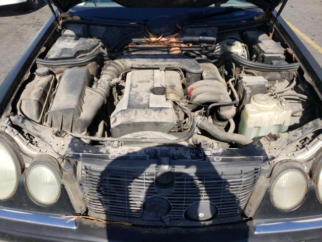 Photo 10 VIN: WDBJF55F5VA353489 - MERCEDES-BENZ E 320 