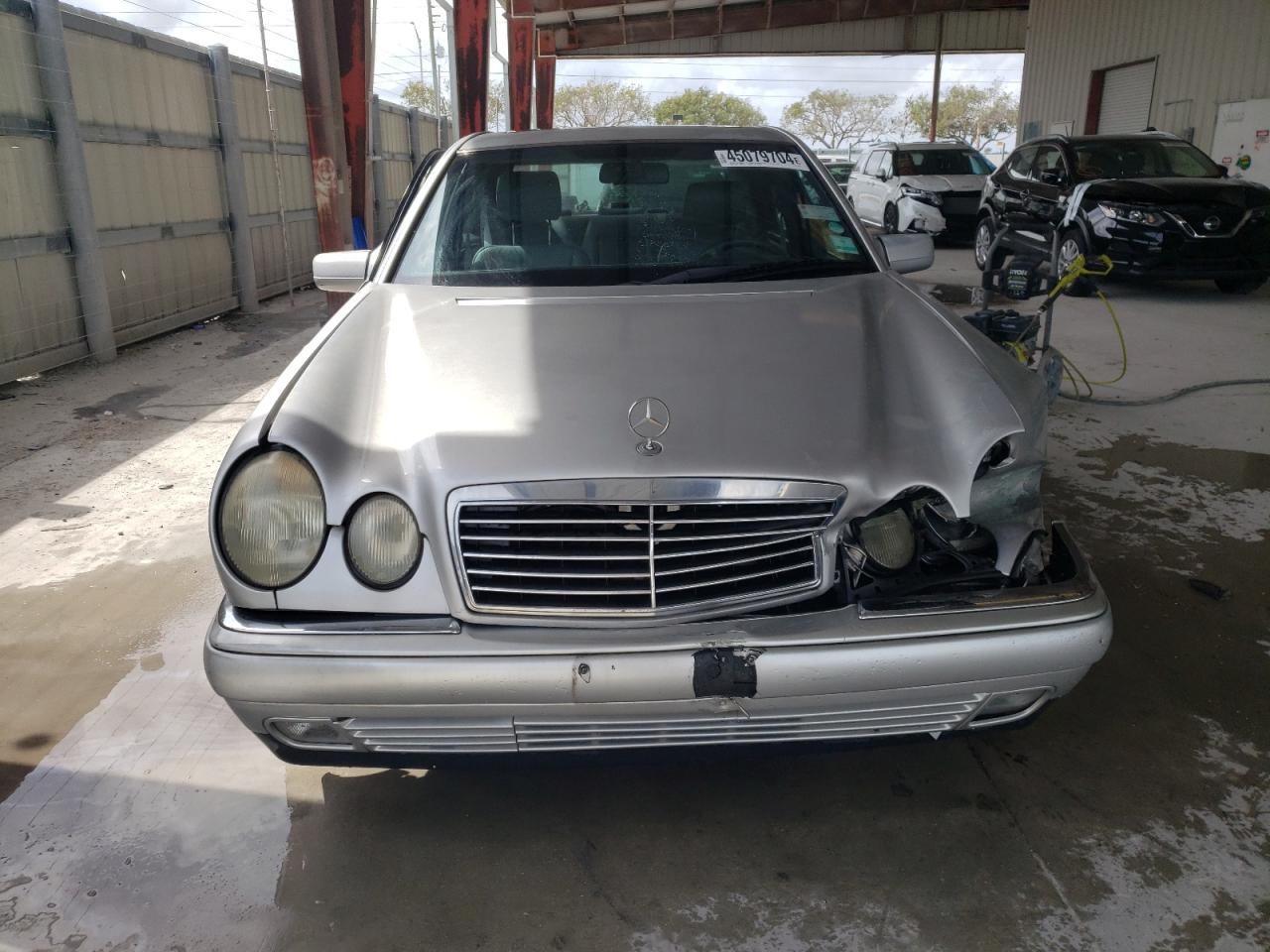 Photo 4 VIN: WDBJF55F6VA347071 - MERCEDES-BENZ E-KLASSE 