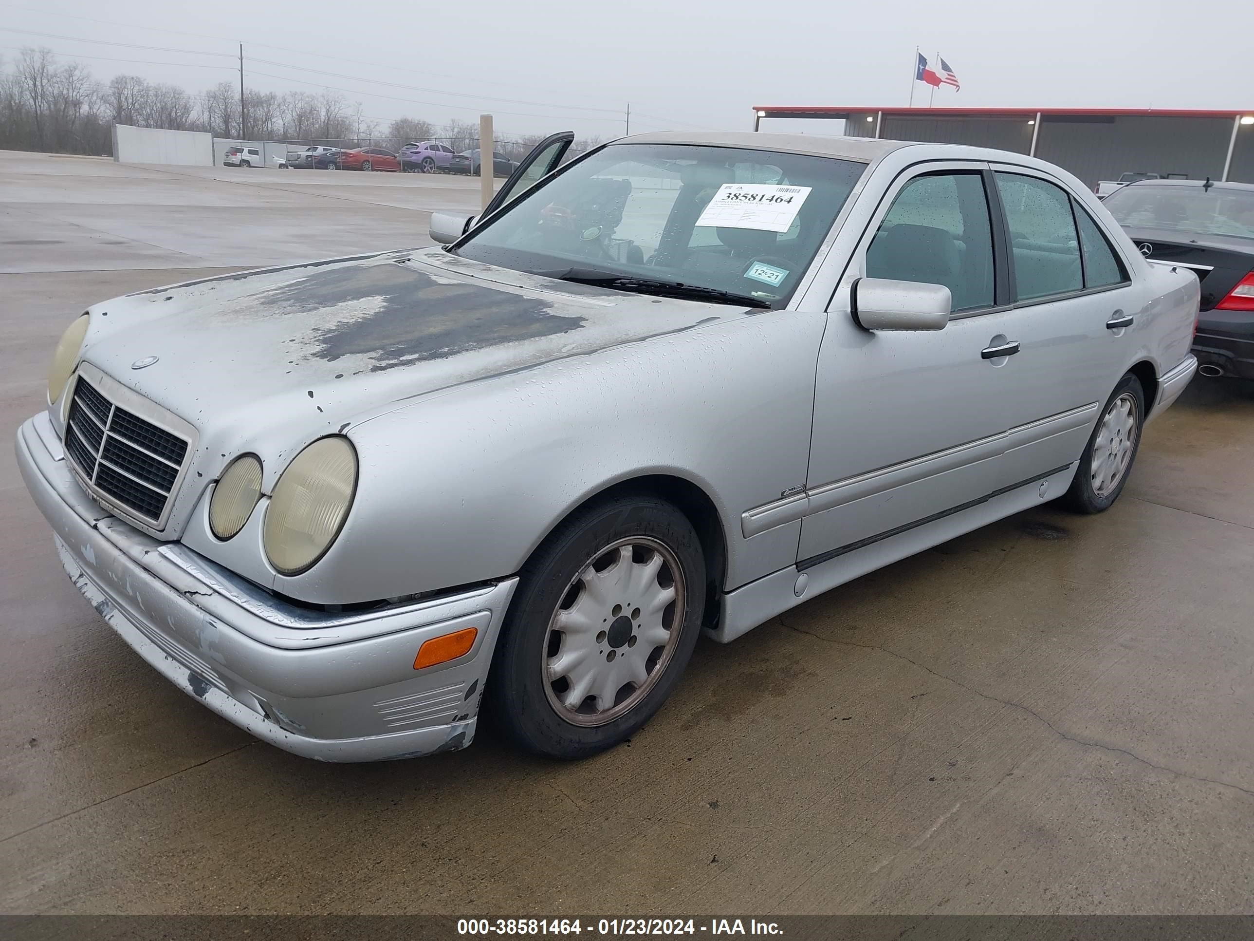 Photo 1 VIN: WDBJF55F8TJ007983 - MERCEDES-BENZ E-KLASSE 