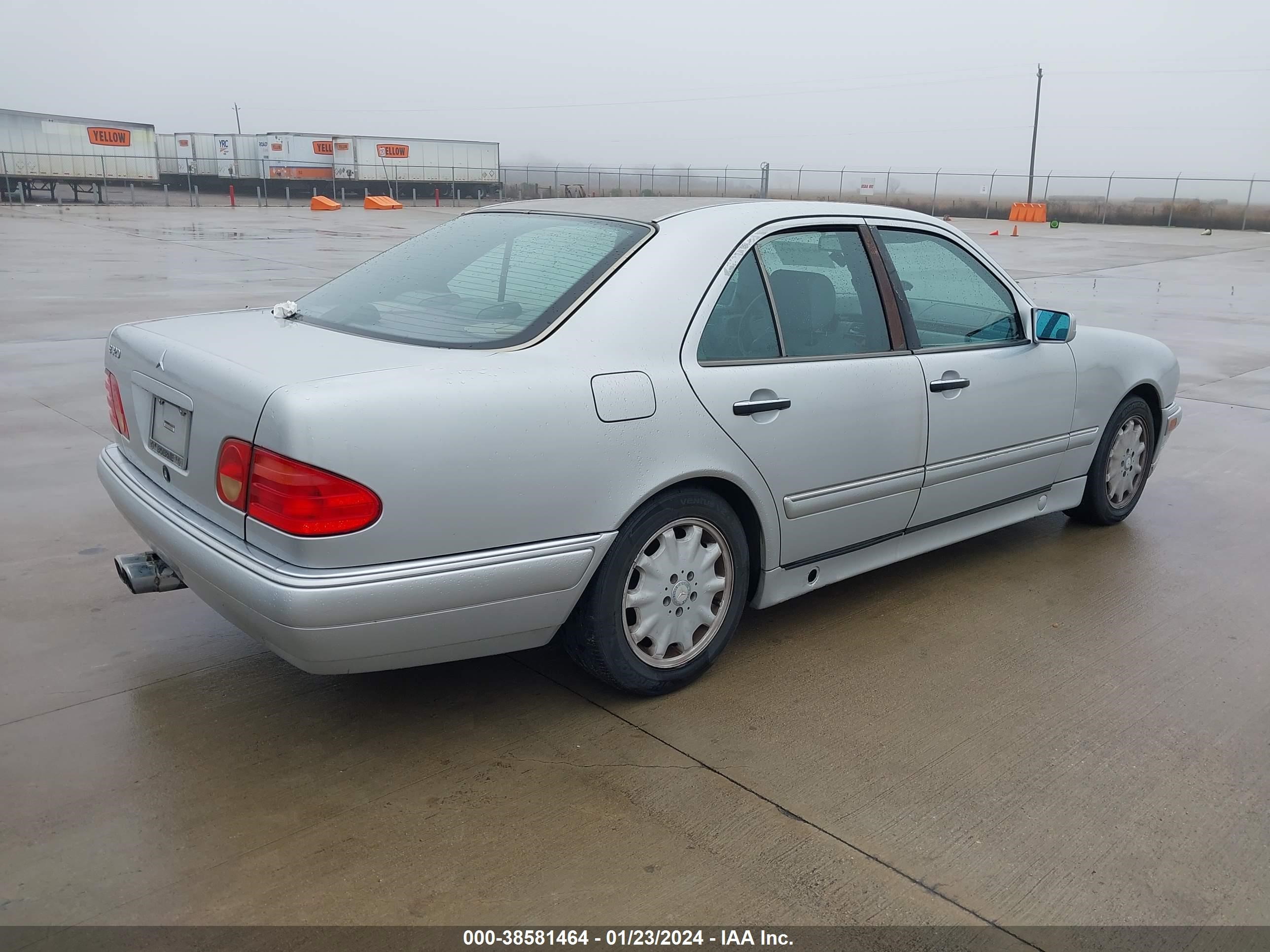 Photo 3 VIN: WDBJF55F8TJ007983 - MERCEDES-BENZ E-KLASSE 