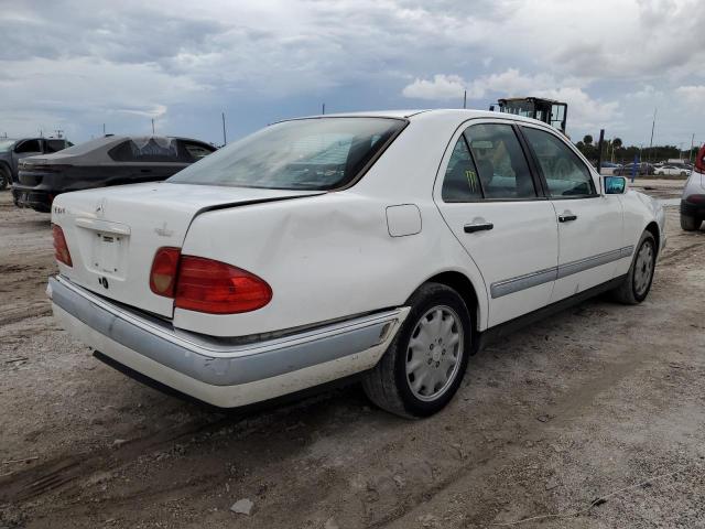 Photo 2 VIN: WDBJF55F9VA305669 - MERCEDES-BENZ E 320 