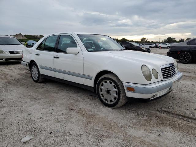 Photo 3 VIN: WDBJF55F9VA305669 - MERCEDES-BENZ E 320 