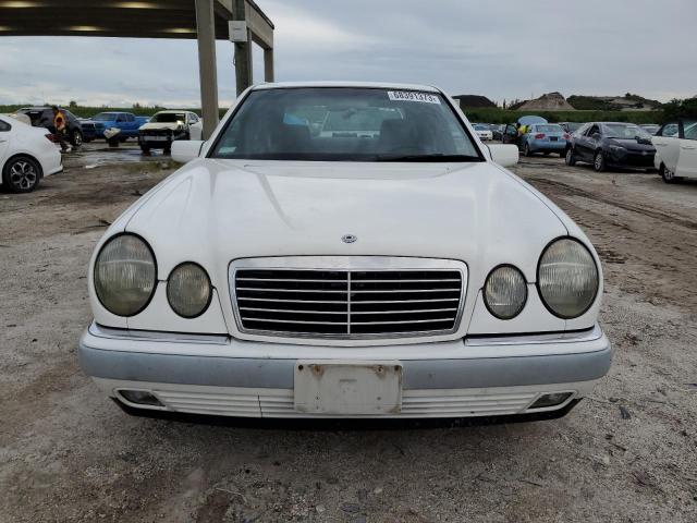 Photo 4 VIN: WDBJF55F9VA305669 - MERCEDES-BENZ E 320 