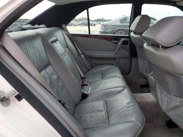 Photo 9 VIN: WDBJF55F9VA305669 - MERCEDES-BENZ E 320 