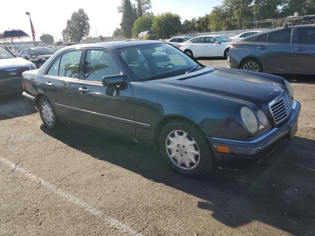 Photo 3 VIN: WDBJF55FXVA430115 - MERCEDES-BENZ E 320 