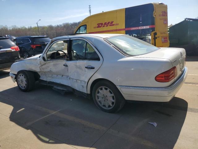 Photo 1 VIN: WDBJF65F0WA688585 - MERCEDES-BENZ E 320 