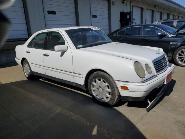 Photo 3 VIN: WDBJF65F0WA688585 - MERCEDES-BENZ E 320 