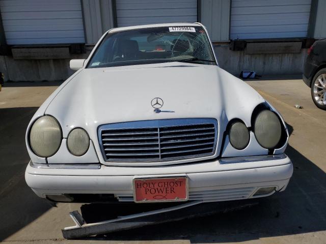 Photo 4 VIN: WDBJF65F0WA688585 - MERCEDES-BENZ E 320 