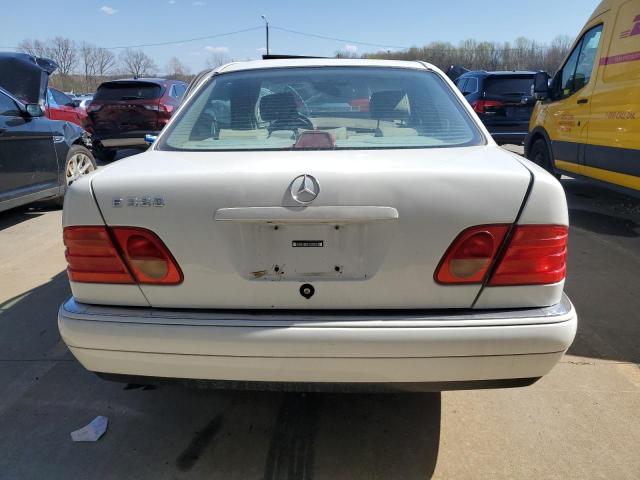 Photo 5 VIN: WDBJF65F0WA688585 - MERCEDES-BENZ E 320 