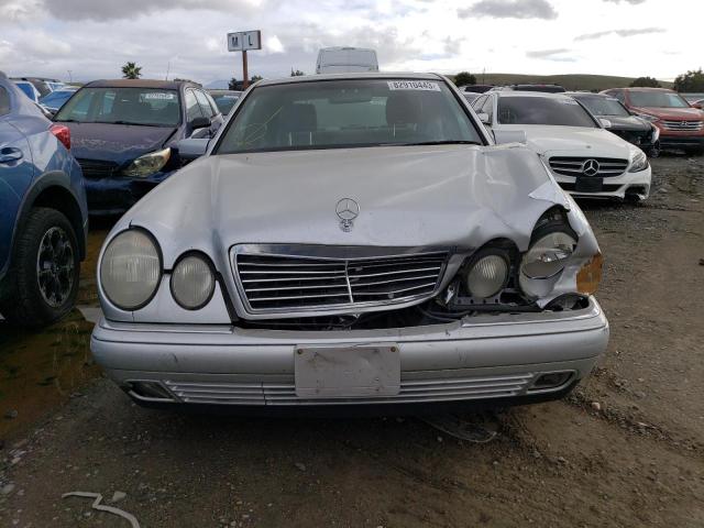 Photo 4 VIN: WDBJF65F3WA707534 - MERCEDES-BENZ E-CLASS 