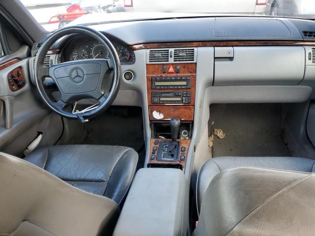 Photo 7 VIN: WDBJF65F3WA707534 - MERCEDES-BENZ E-CLASS 