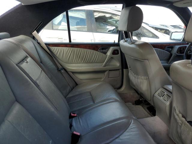 Photo 9 VIN: WDBJF65F3WA707534 - MERCEDES-BENZ E-CLASS 