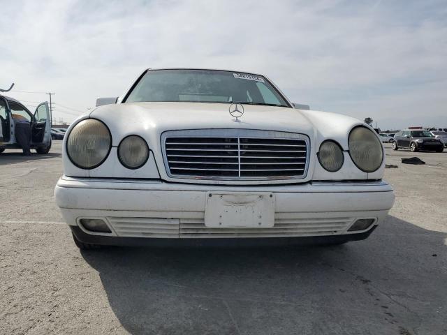 Photo 4 VIN: WDBJF65F6WA702179 - MERCEDES-BENZ E-CLASS 