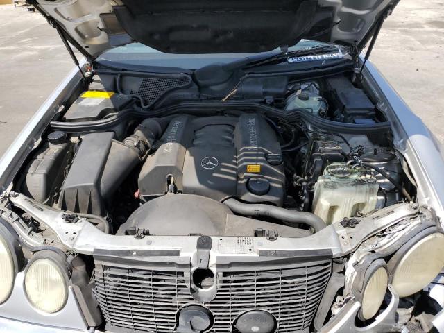 Photo 10 VIN: WDBJF65F6WA705695 - MERCEDES-BENZ E 320 