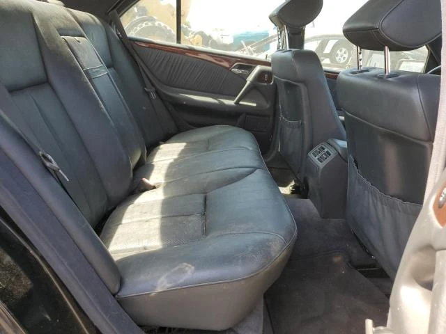 Photo 9 VIN: WDBJF65F7WA653879 - MERCEDES-BENZ E 320 