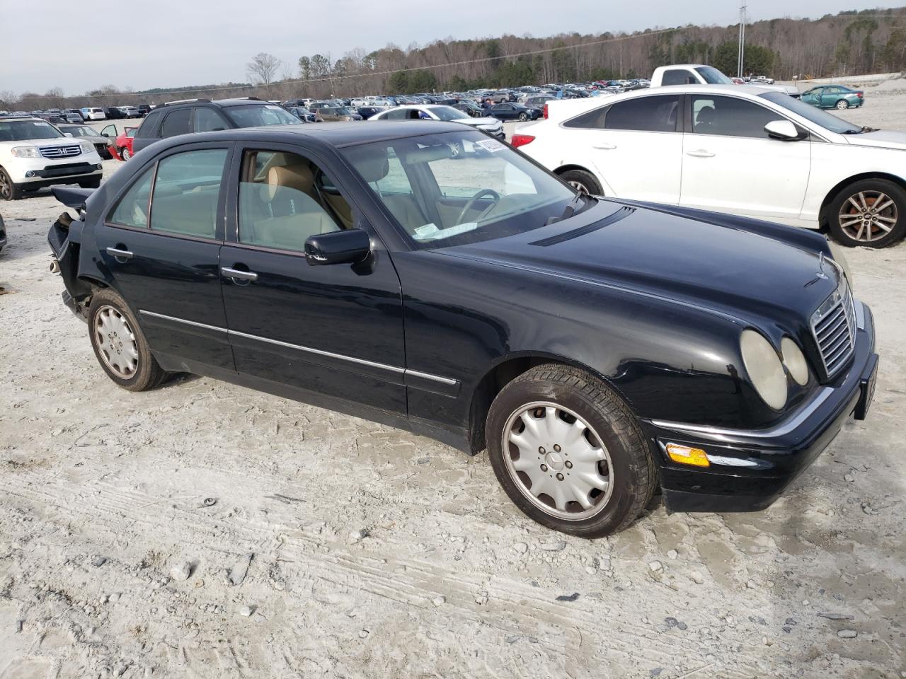 Photo 3 VIN: WDBJF65F7WA691256 - MERCEDES-BENZ E-KLASSE 