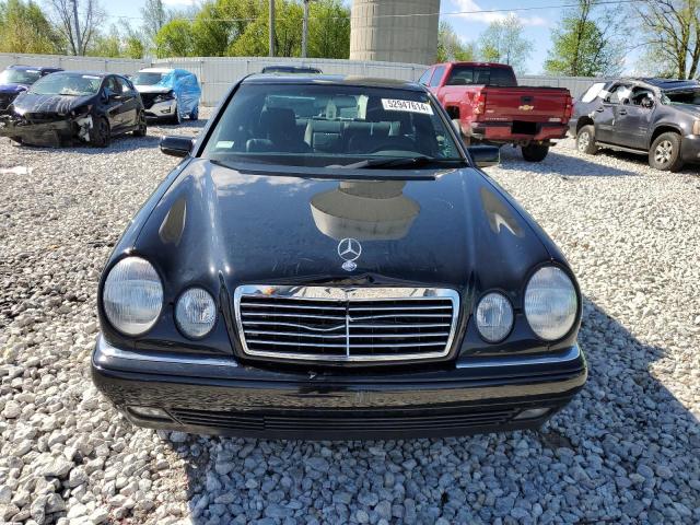 Photo 4 VIN: WDBJF65F8WA453481 - MERCEDES-BENZ E-CLASS 