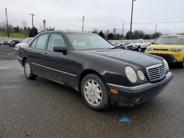 Photo 3 VIN: WDBJF65F8WA668360 - MERCEDES-BENZ E-CLASS 